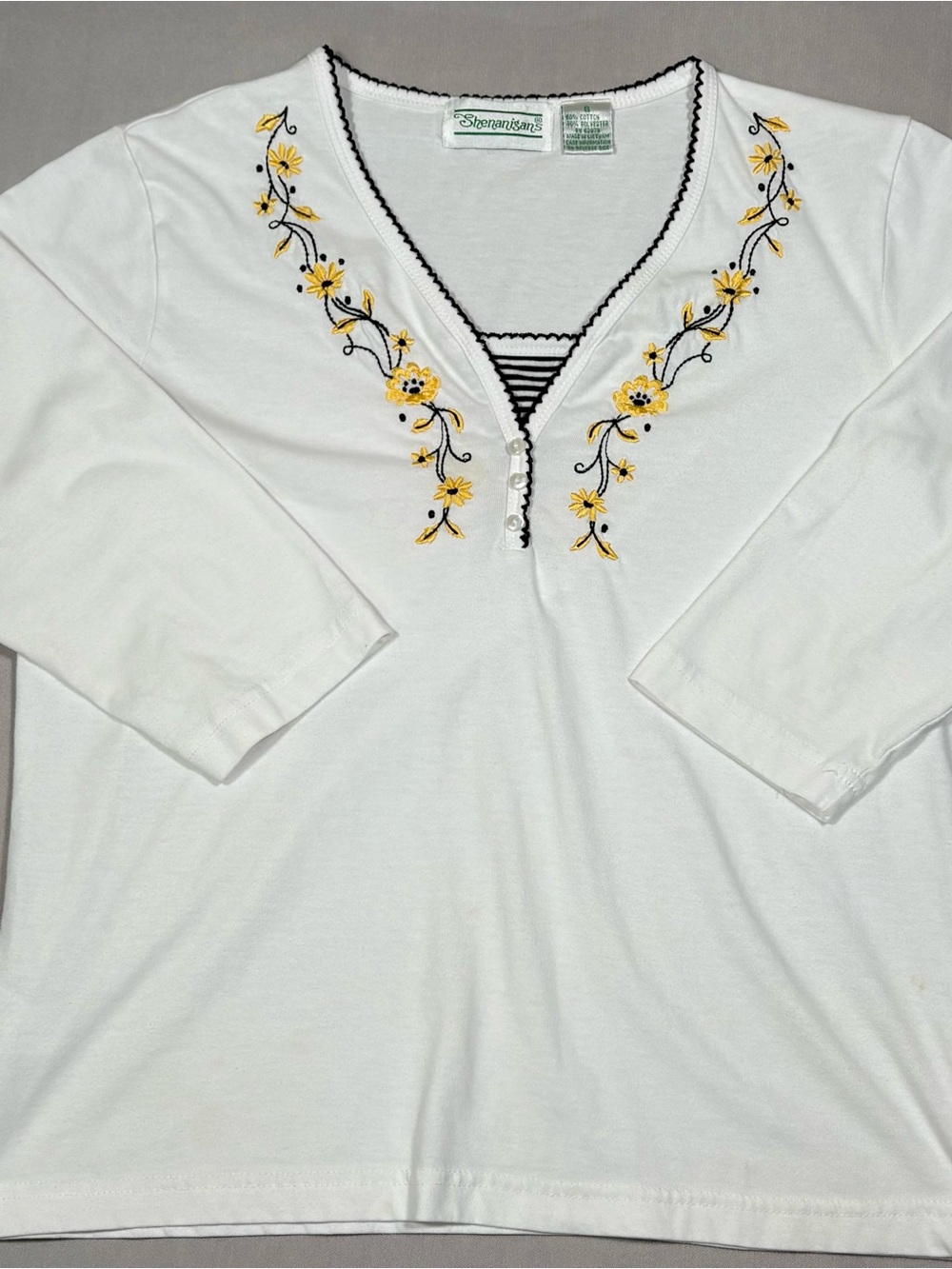 VTG Shenanigans Shirt Womens Small White Floral Embroidered V-Neck Cottage Core